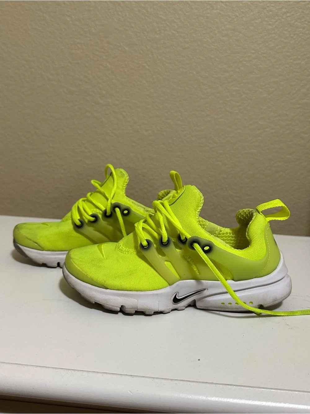 EASILY WASHABLE | Nike Kids Presto GS ‘Volt’ |